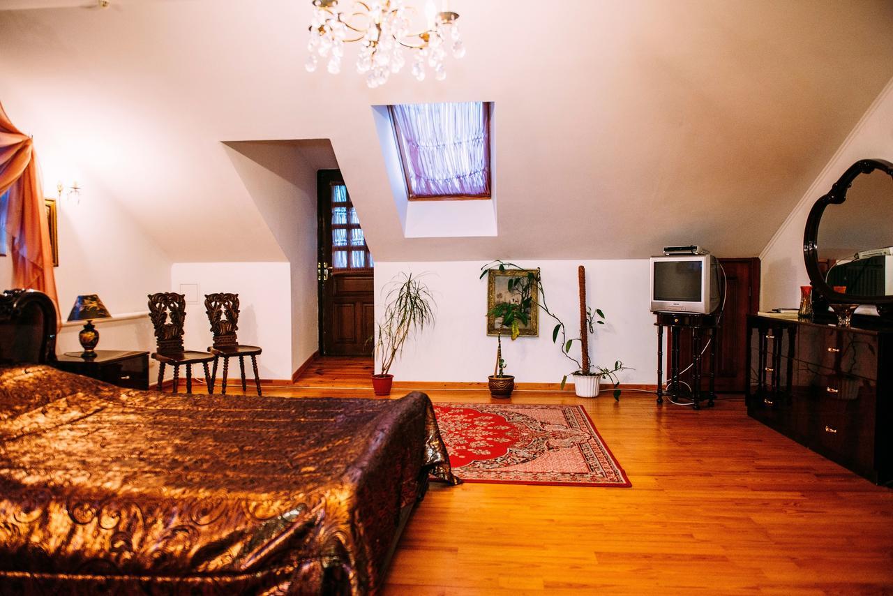 Antique House Hotel Dubno Kültér fotó