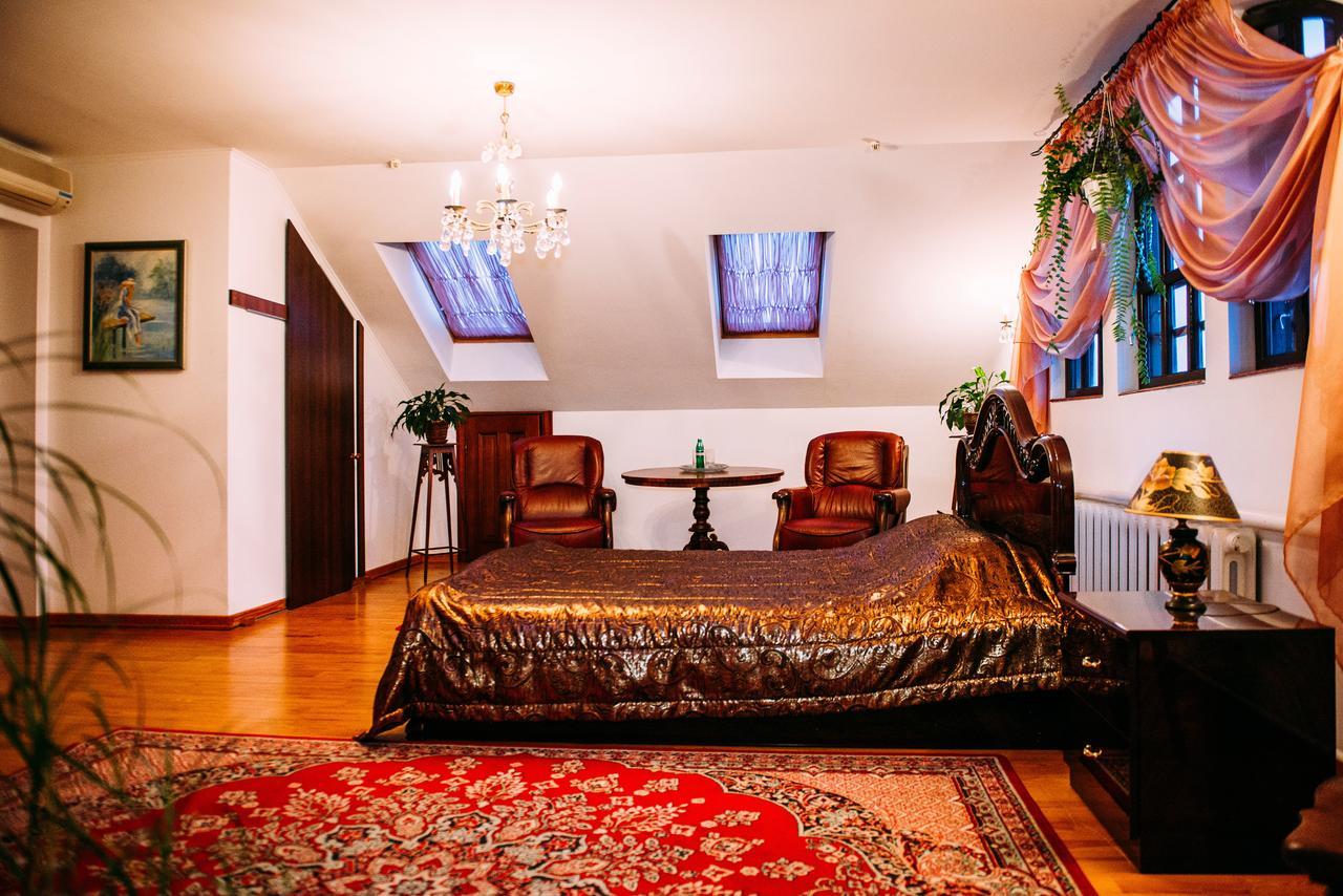 Antique House Hotel Dubno Kültér fotó