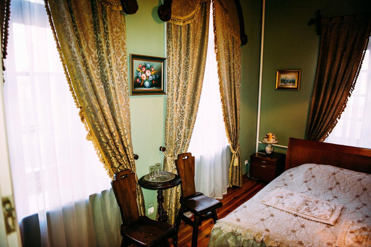 Antique House Hotel Dubno Kültér fotó