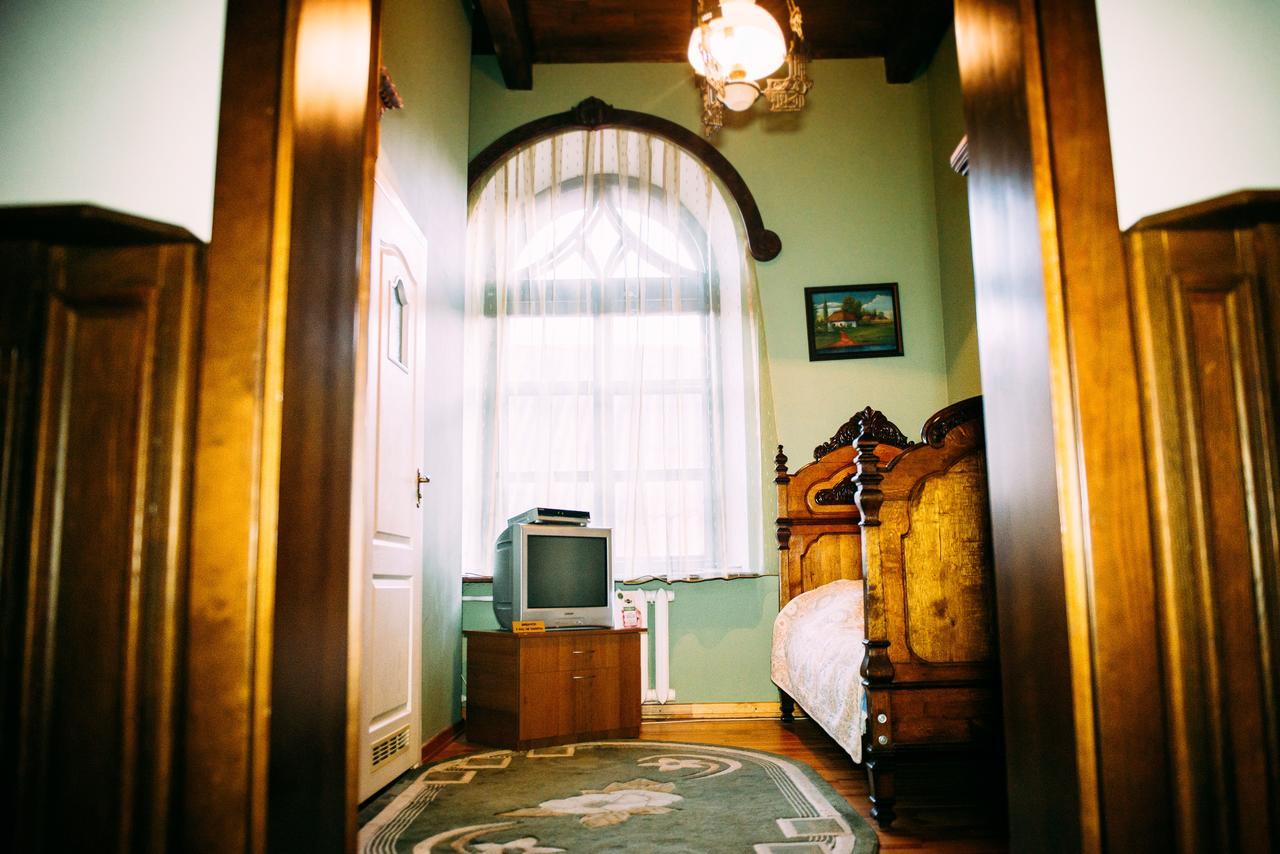 Antique House Hotel Dubno Kültér fotó