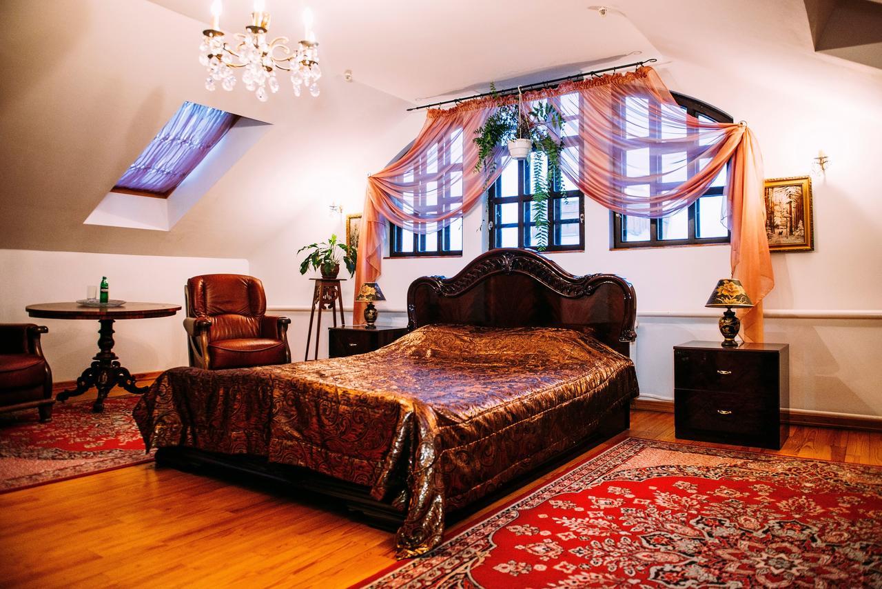 Antique House Hotel Dubno Kültér fotó