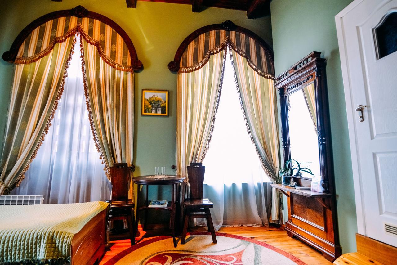 Antique House Hotel Dubno Kültér fotó