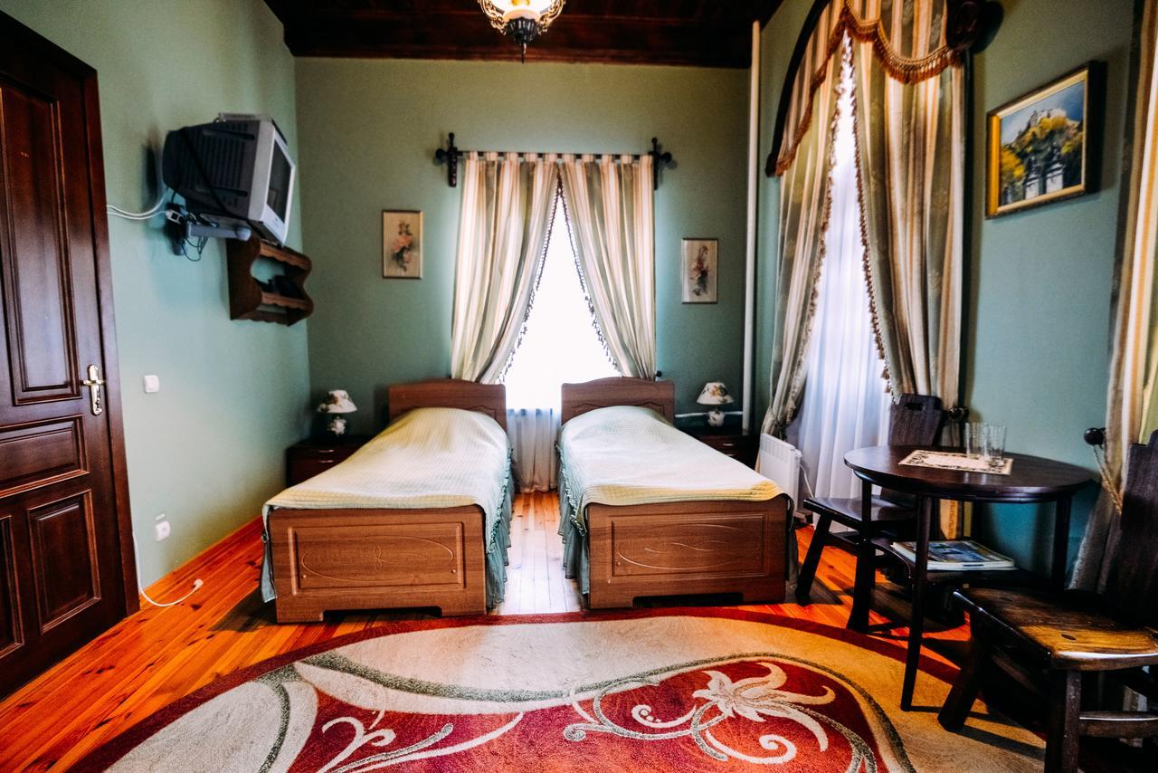 Antique House Hotel Dubno Kültér fotó